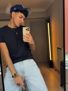 604981520: Chico busca chica en La Coruña