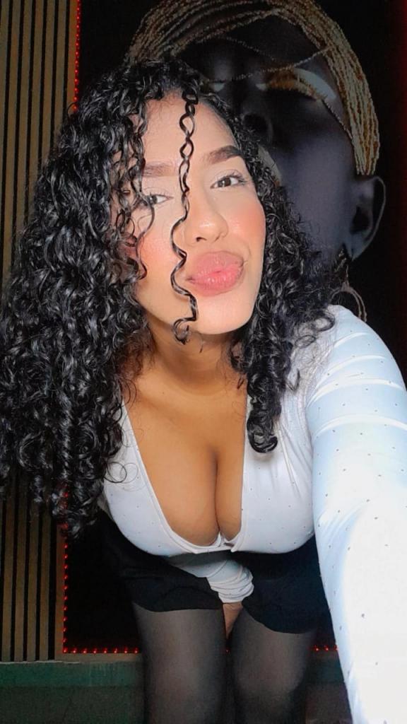 632384854: Chica busca chico en Madrid