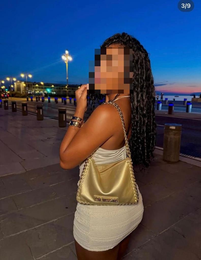 604162349: Chica busca chico en Pontevedra