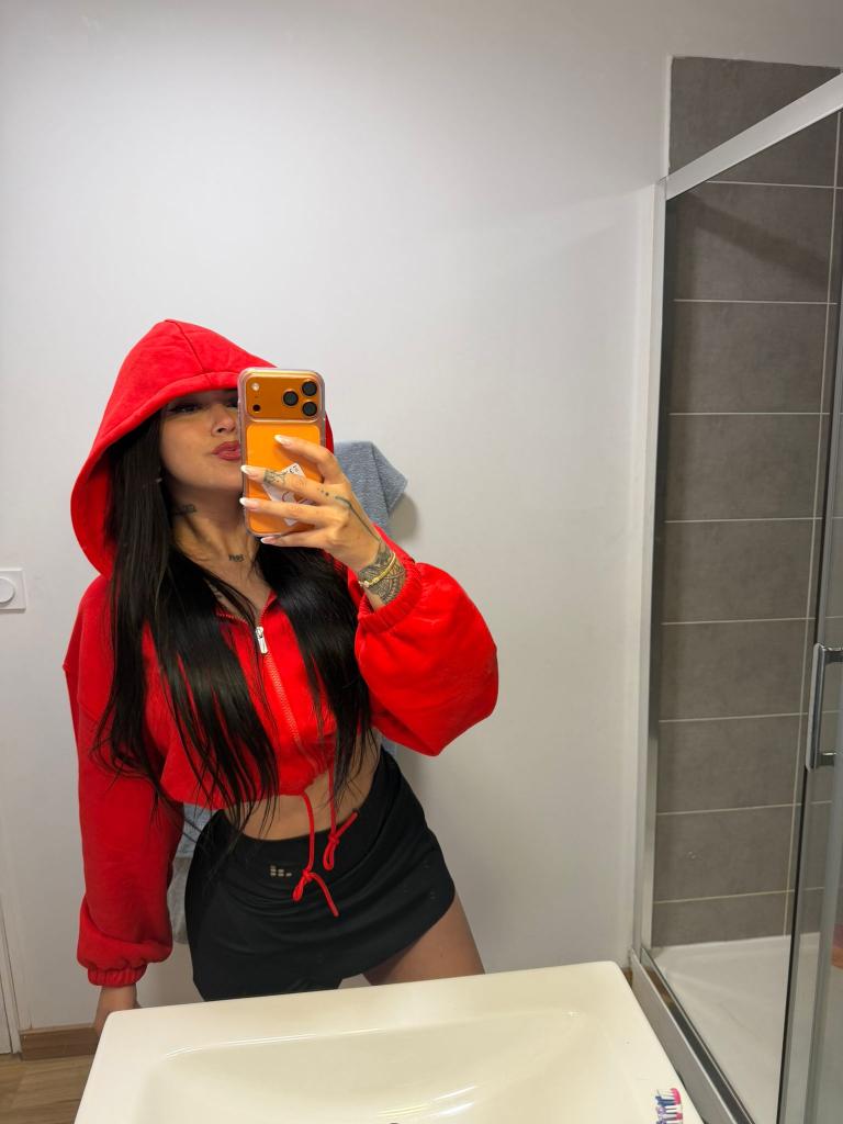 611253298: Chica busca chico en Gerona