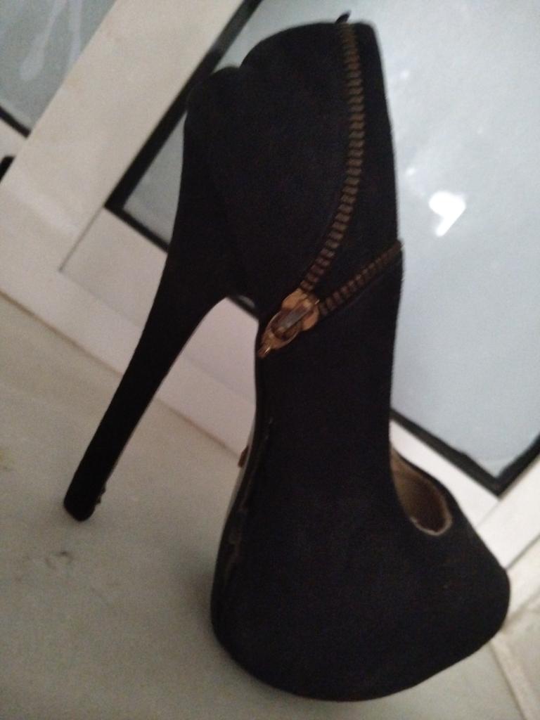 662437592: Chica busca chico en Sevilla