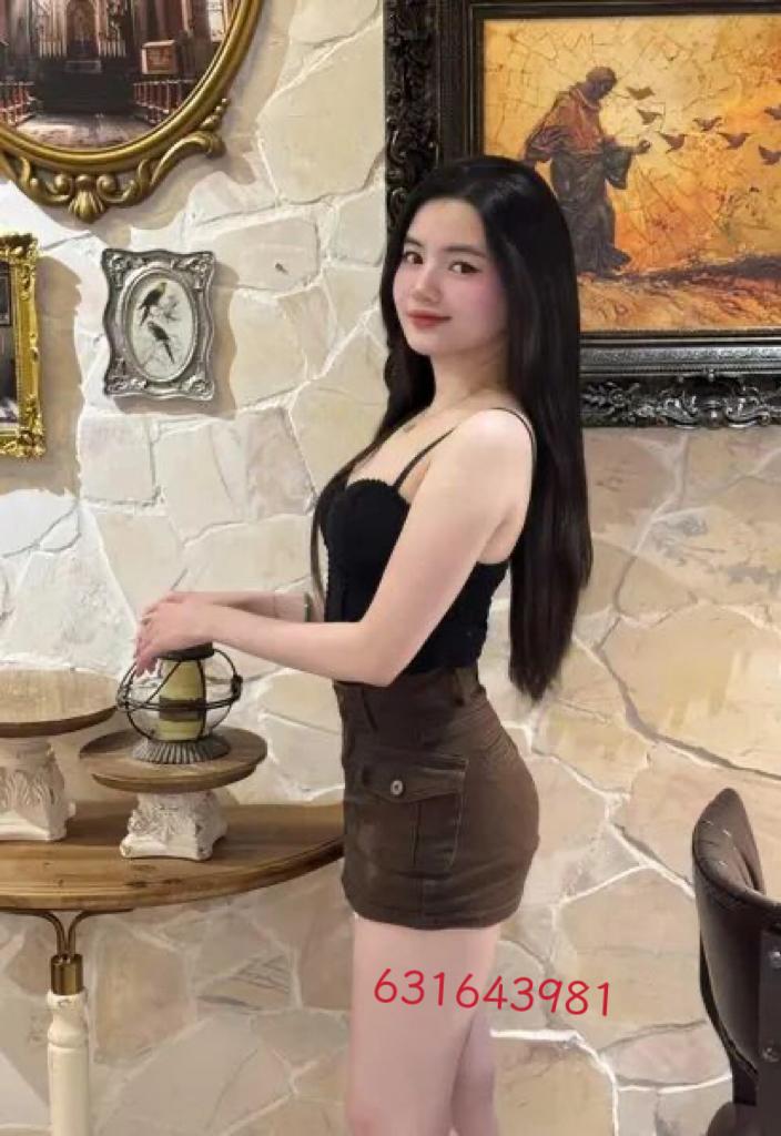 631643981: Chica busca chico en Barcelona