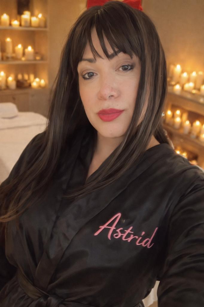 617510100: Travesti en Barcelona