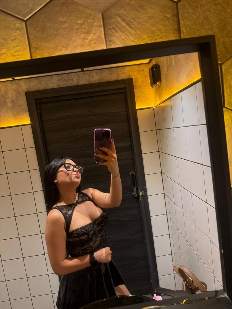 Chica busca chico en Sevilla: 