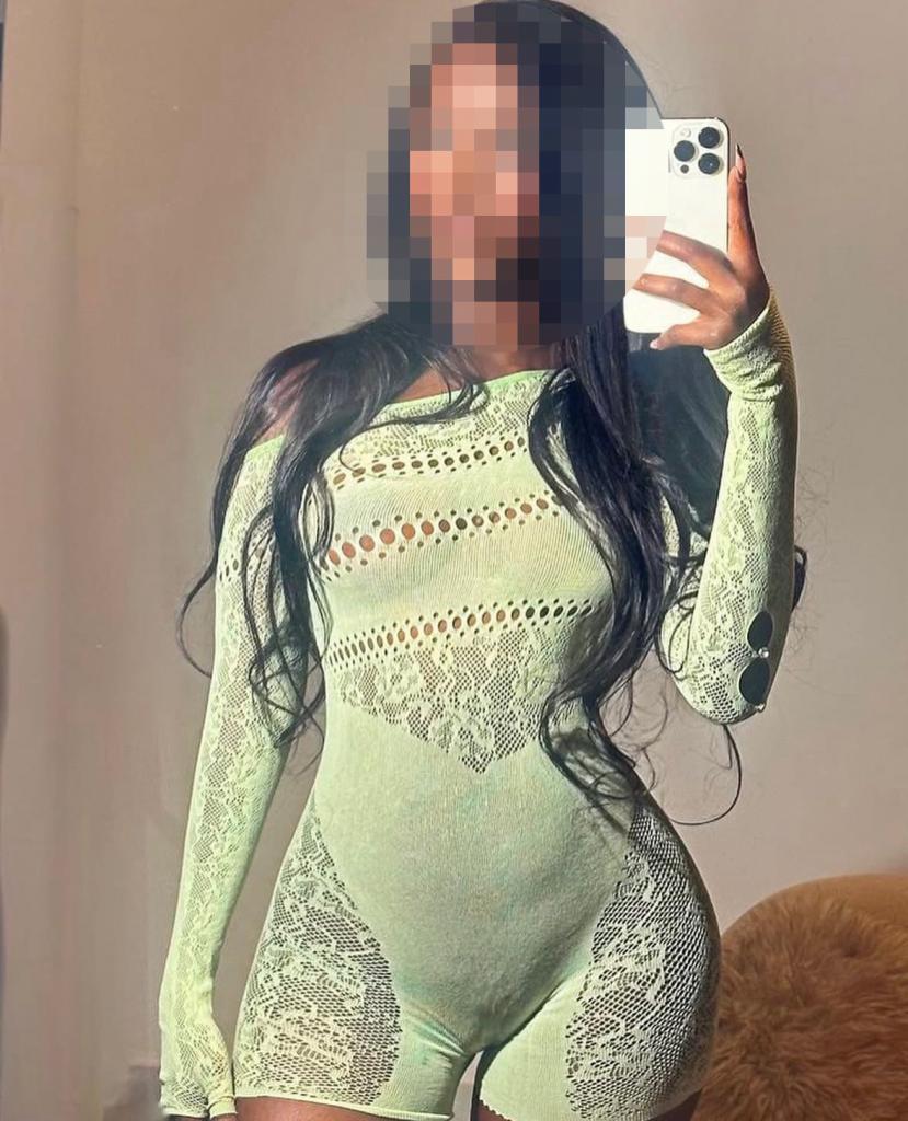 623239777: Chica busca chico en Tenerife