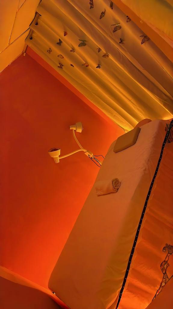 692079336: Chica busca chico en Barcelona