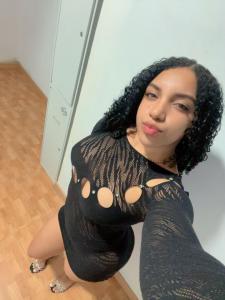 631618328: Chica busca chico en Cádiz