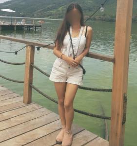 607435616: Chica busca chico en Madrid