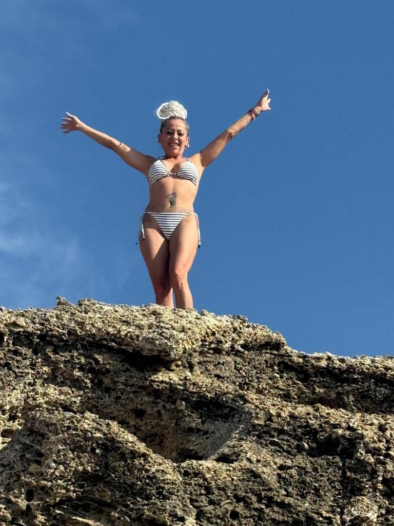 613387345: Chica busca chico en Cádiz