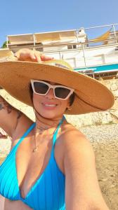 672090272: Chica busca chico en Gerona