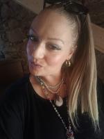 613958151: Chica busca chico en La Coruña