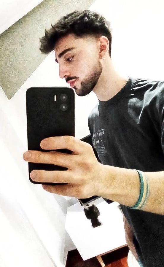 672044911: Chico busca chica en Ceuta