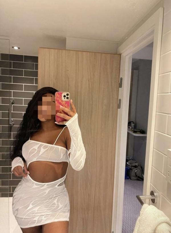 641347039: Chica busca chico en La Coruña