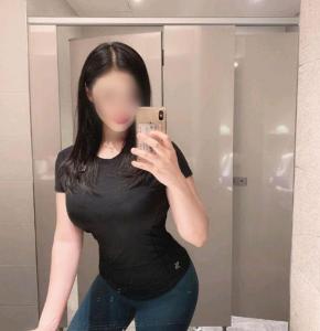 636681949: Chica busca chico en Sevilla