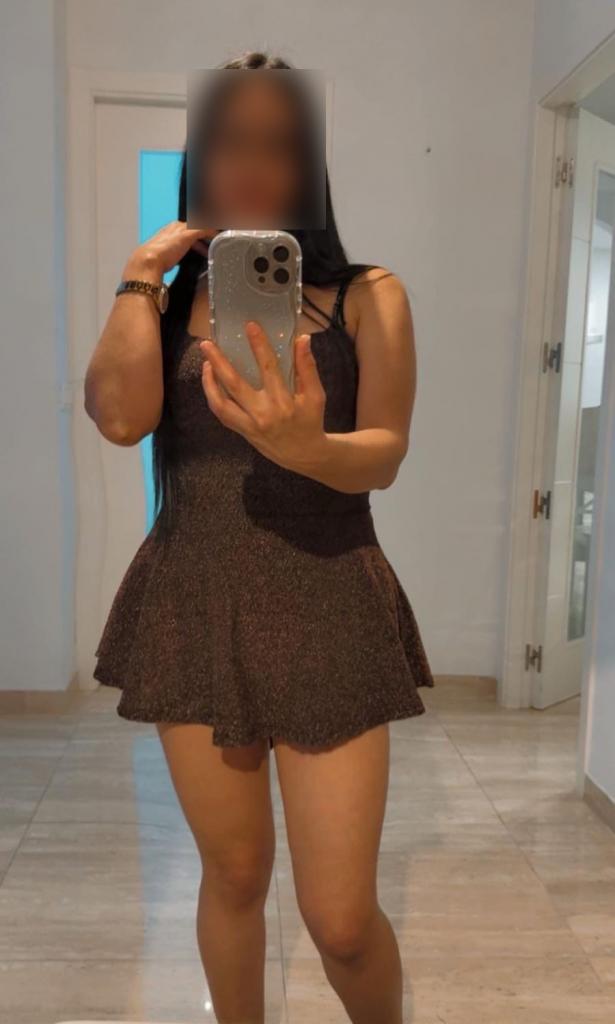 697251081: Chica busca chico en Barcelona