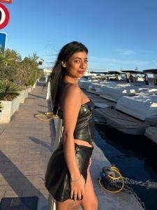 624421641: Chica busca chico en Ibiza