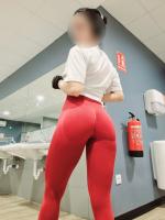 664566643: Chica busca chico en Sevilla