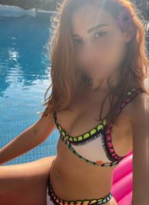 695098503: Chica busca chico en Navarra