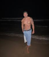 610422726: Chico busca chica en La Coruña