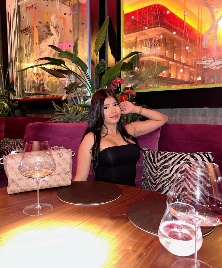 Chica busca chico en Granada: 