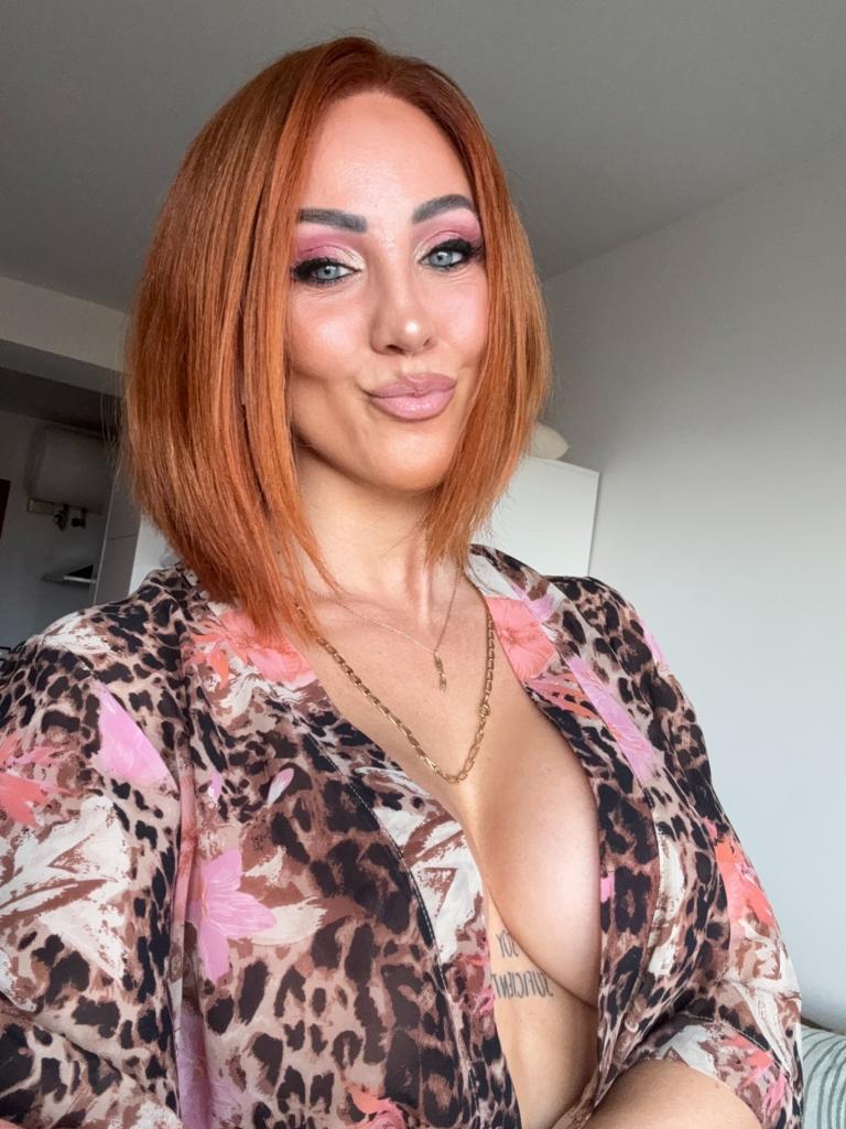 611055177: Chica busca chico en Sevilla