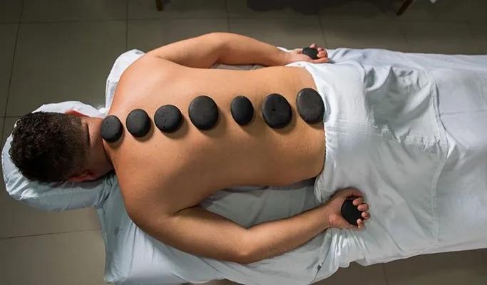 677023099: Chica busca chico en Sevilla