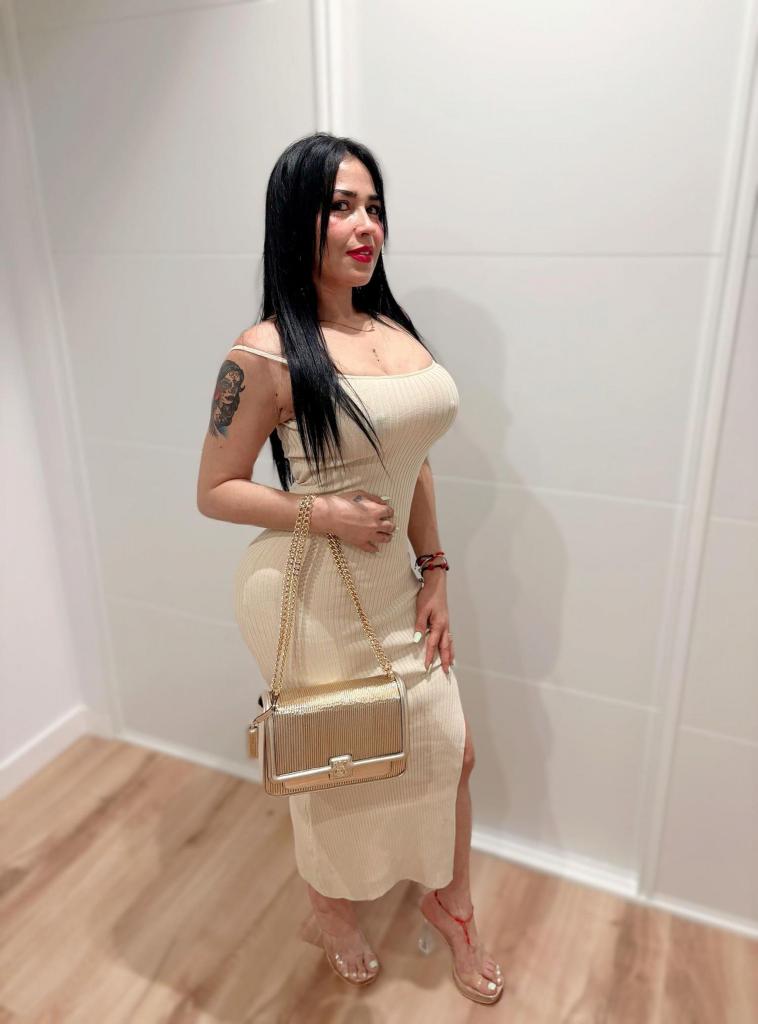 Chica busca chico en Málaga: Chica busca chico