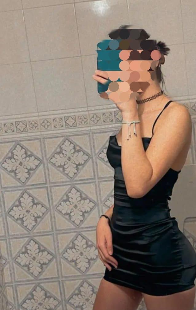 672838474: Chica busca chico en Sevilla