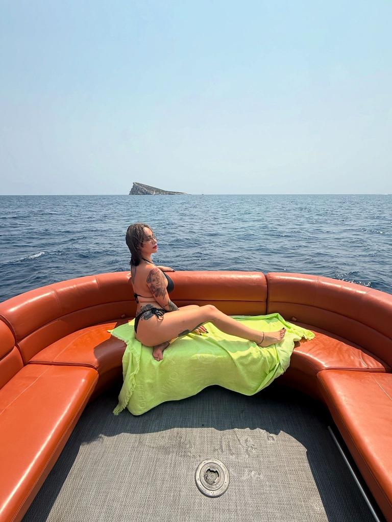 Chica busca chico en Alicante: Chica busca chico