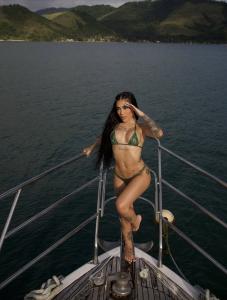 672945514: Chica busca chico en Orense