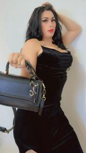 647275328: Transexual en La Coruña