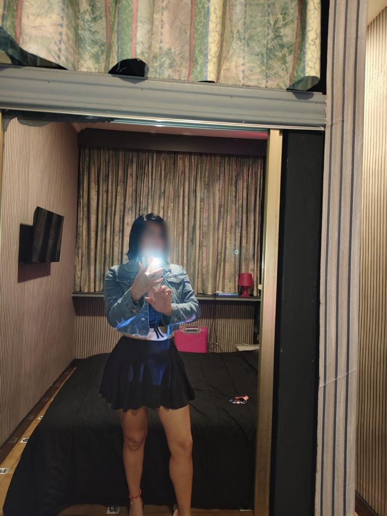 695254943: Chica busca chico en Valencia