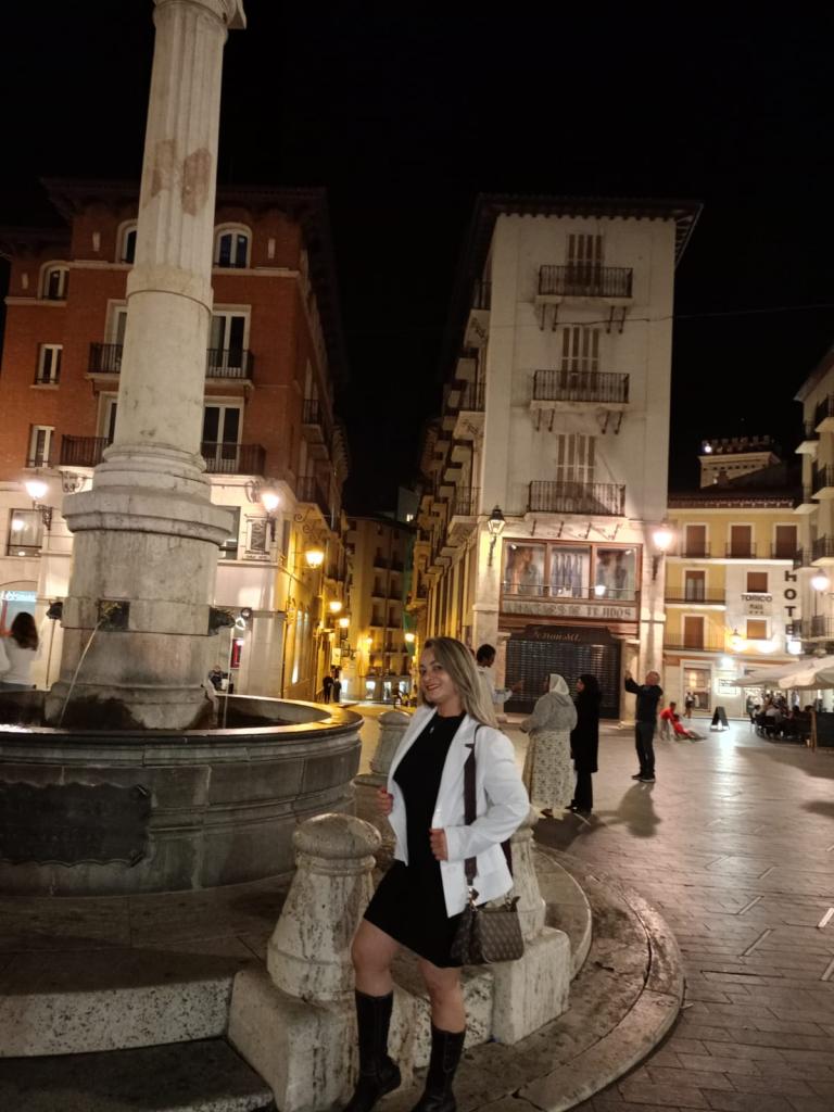 643072584: Chica busca chico en Teruel