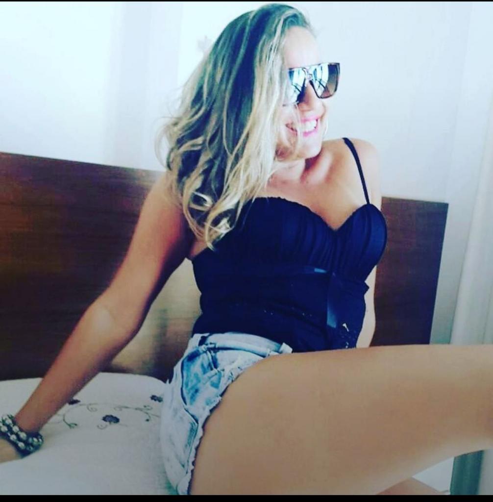 632904771: Chica busca chico en Lérida