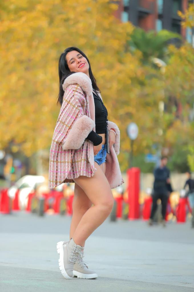 613202411: Chica busca chico en Barcelona