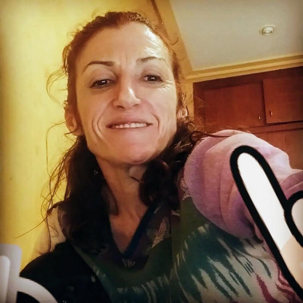 672540704: Chica busca chico en Valencia