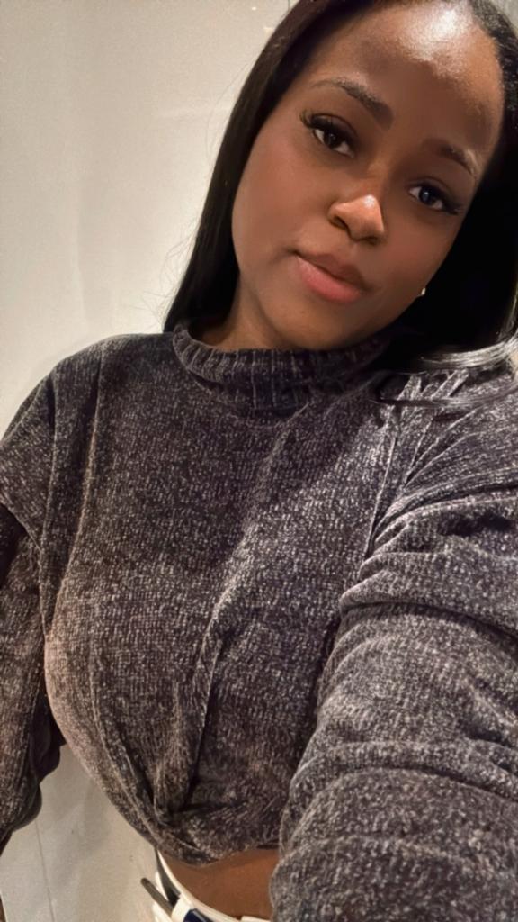 663166699: Chica busca chico en Mallorca