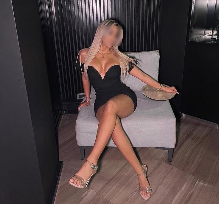 Chica busca chico en Almería: Chica busca chico