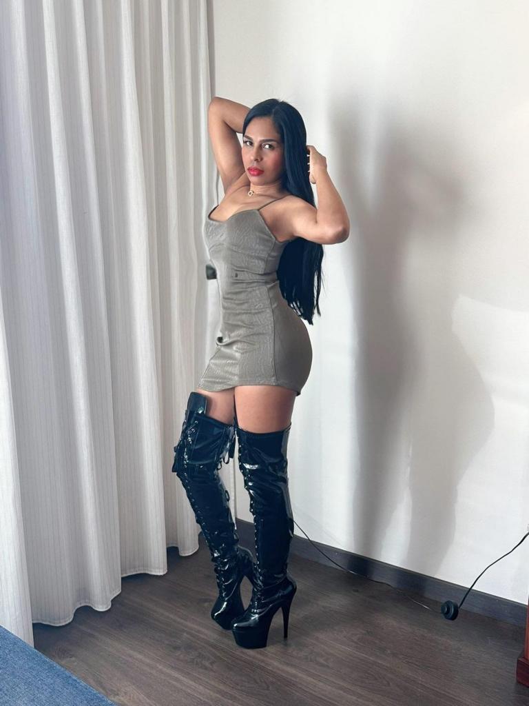 638112932: Chica busca chico en Barcelona