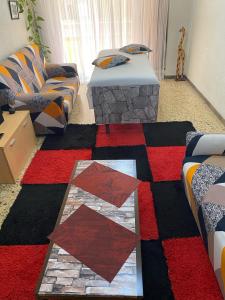 623242300: Chica busca chico en Zaragoza