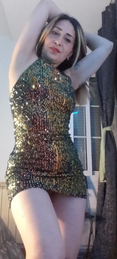 666459493: Chica busca chico en Barcelona