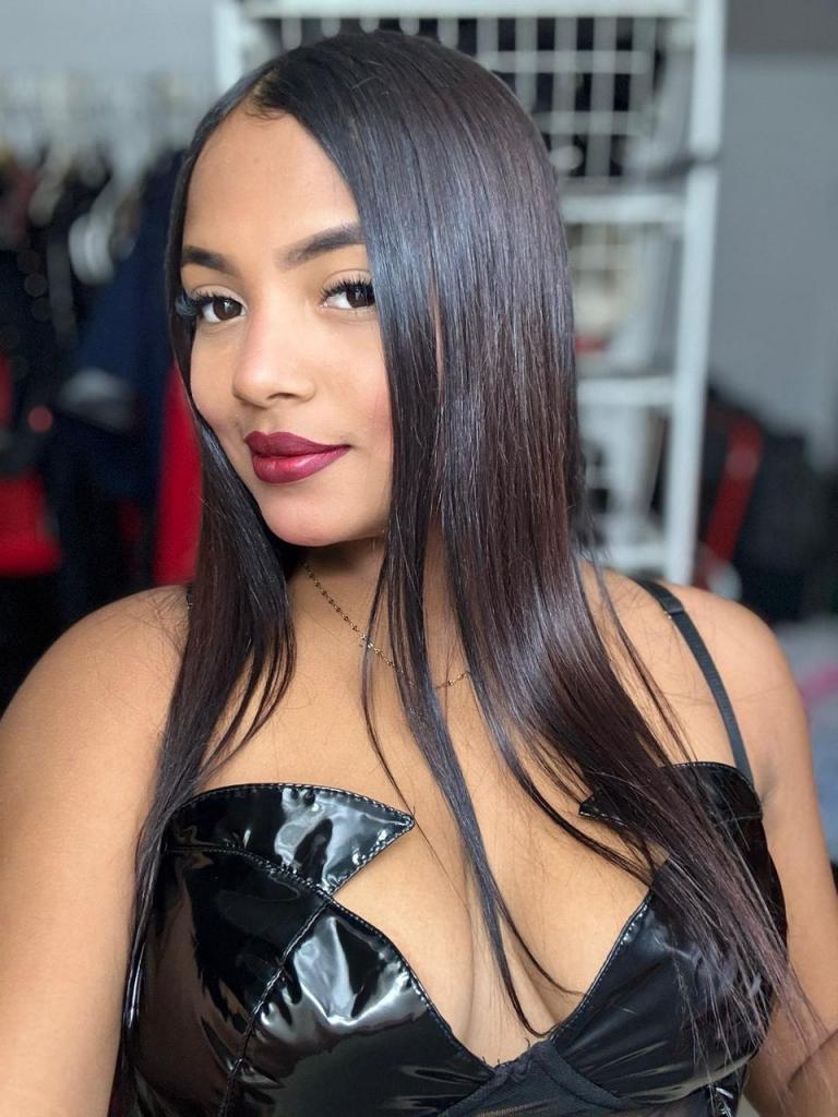 666365091: Chica busca chico en Pontevedra