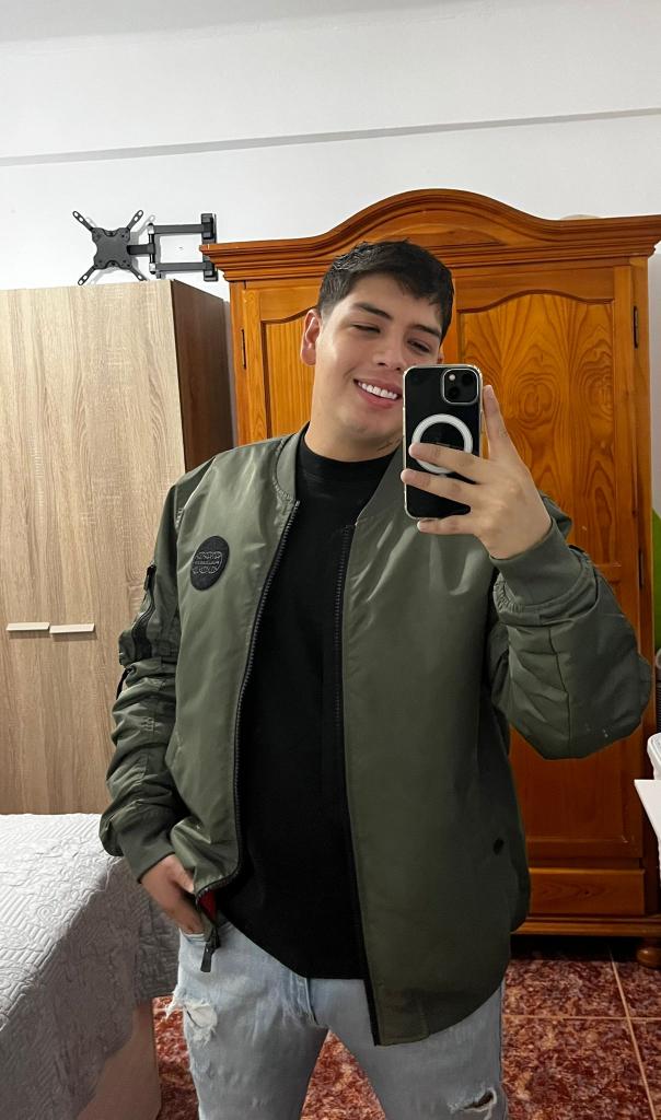 Chico busca chica en Málaga: 