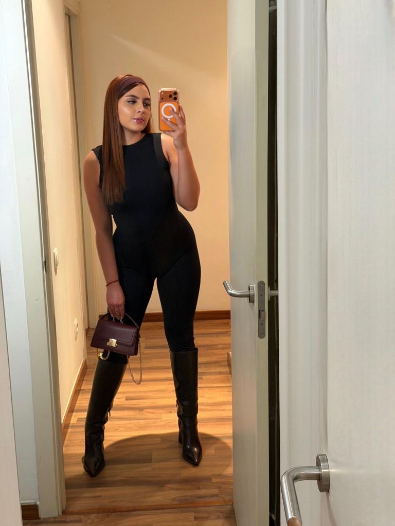 613933255: Chica busca chico en Barcelona