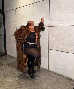 652112082: Chica busca chico en Gerona