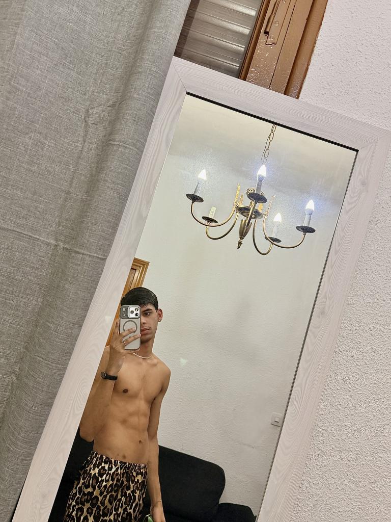 647162102: Chico busca chica en Madrid