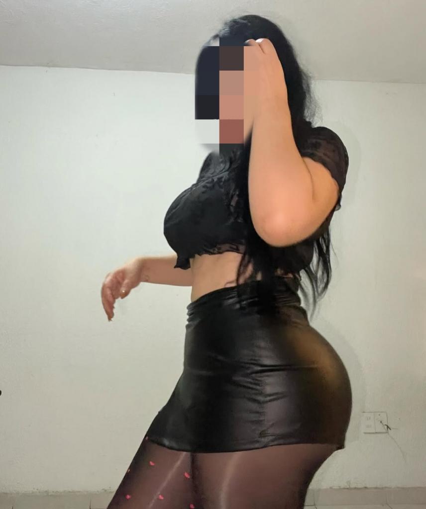 603937618: Chica busca chico en Ibiza