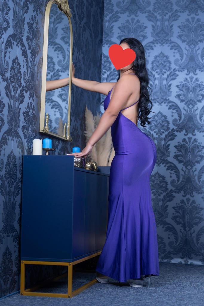 635447079: Chica busca chico en Gerona