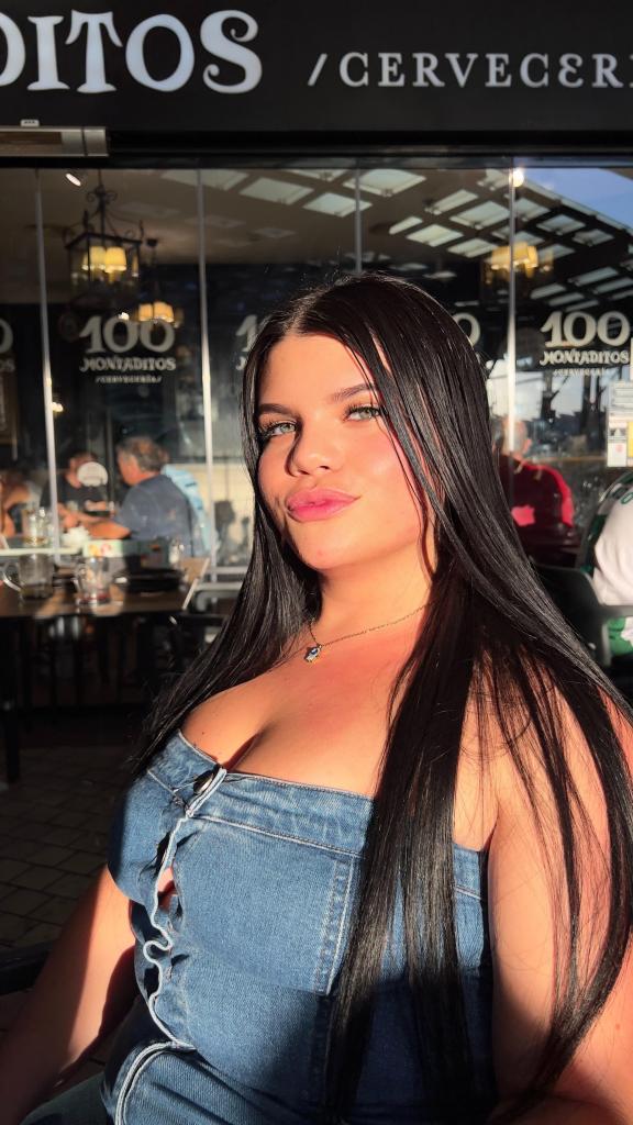 632769437: Chica busca chico en Barcelona