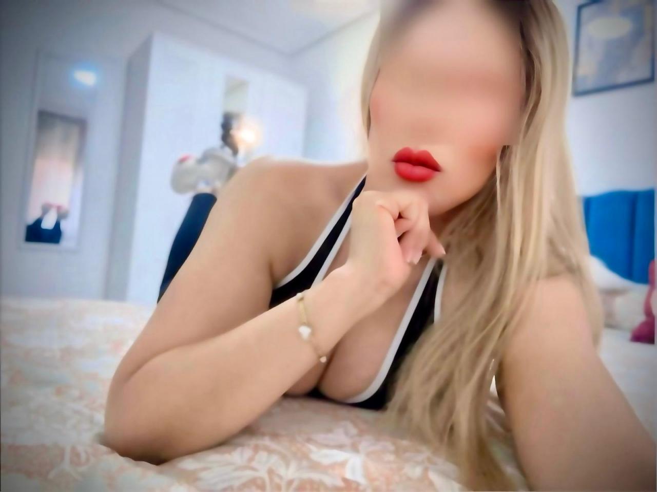 742086501: Chica busca chico en Barcelona